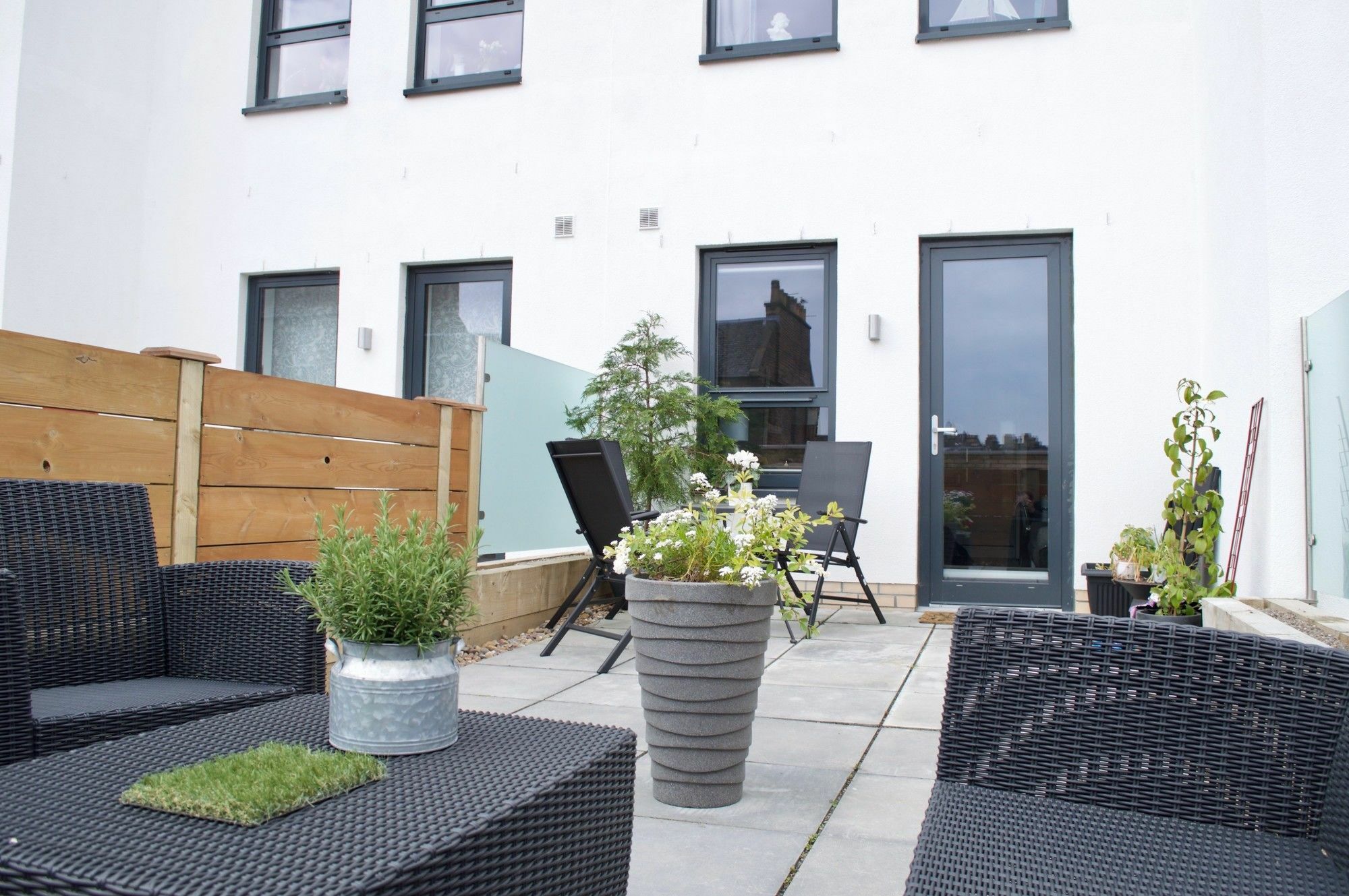 Central 2 Bedroom Apartment With Free Parking Edinburgh Exterior photo